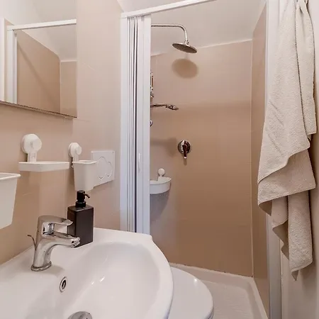 Il Gattino Di Sanremo 2 - Camera Centro E Stazione Del Treno